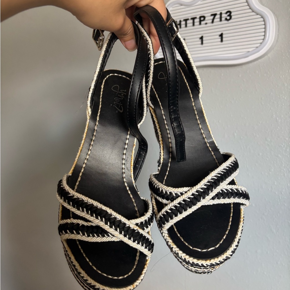 Chaps Black and Cream Strappy Sandals